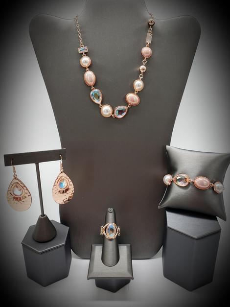 Glimpses Of Malibu ~ September 2021 Fashion Fix Complete Trend Blend