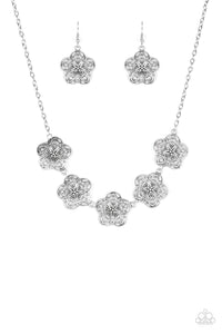 Garden Groove - Silver Ornate Flower Necklace