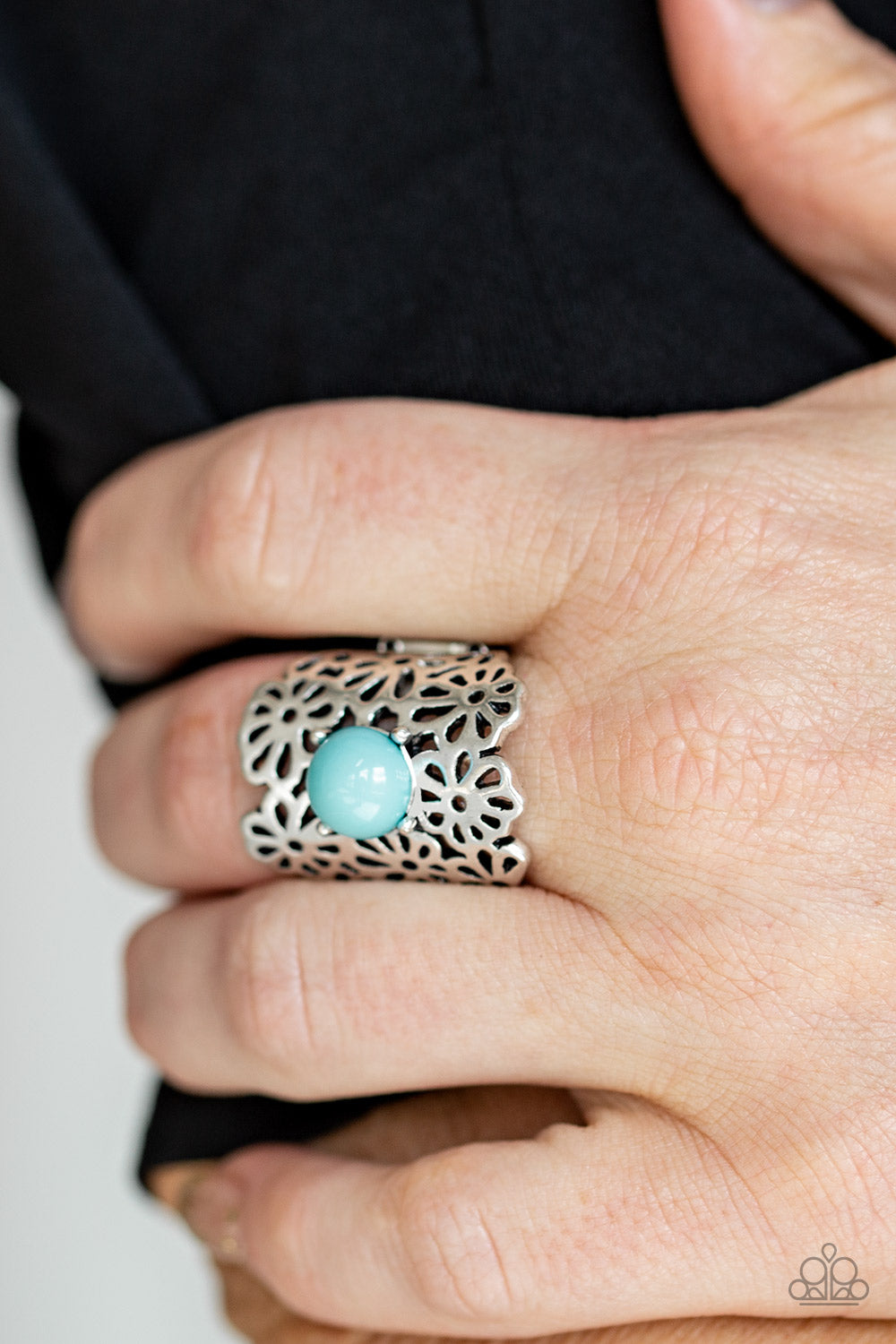 Flower Shower - Silver & Blue Flower Ring