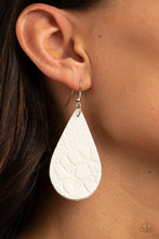 Load image into Gallery viewer, Beach Garden White Earring
