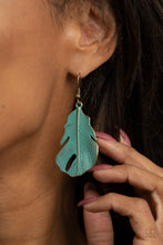 Load image into Gallery viewer, Heads QUILL Roll - Brass Feather-style Earrings
