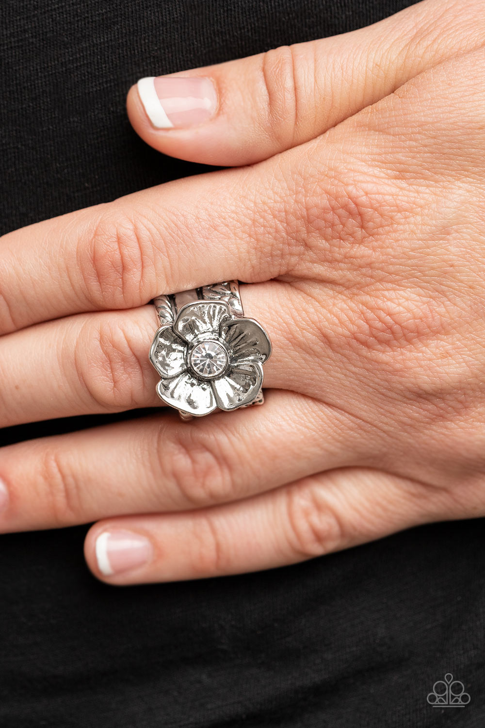 Prismatically Petunia - Flower Ring